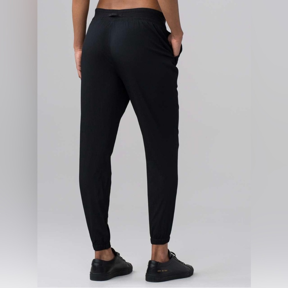 Lululemon In-Depth Jogger‎ - Picture 2 of 11